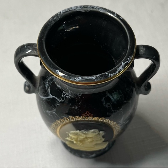 Porcelain Vase, 2 Handles, Gold & Black Marble, Cameo Lady Profile. Made Japan - Picture 2 of 7